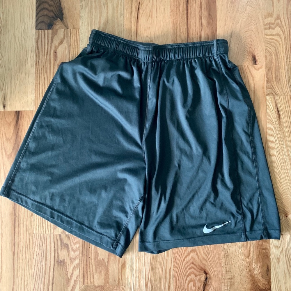 Nike dri fit shorts EUC